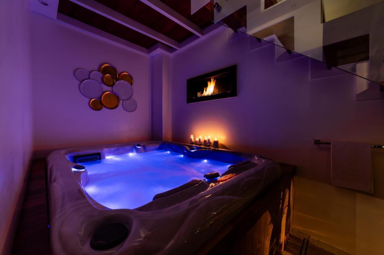 Old Court Luxury Suite&Spa By Monholiday Monopoli Ngoại thất bức ảnh