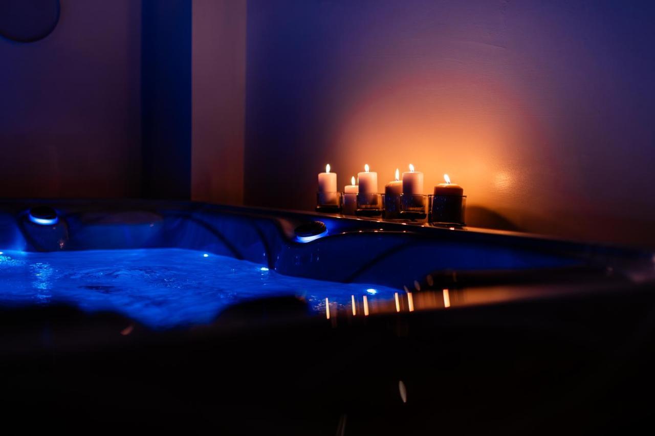 Old Court Luxury Suite&Spa By Monholiday Monopoli Ngoại thất bức ảnh