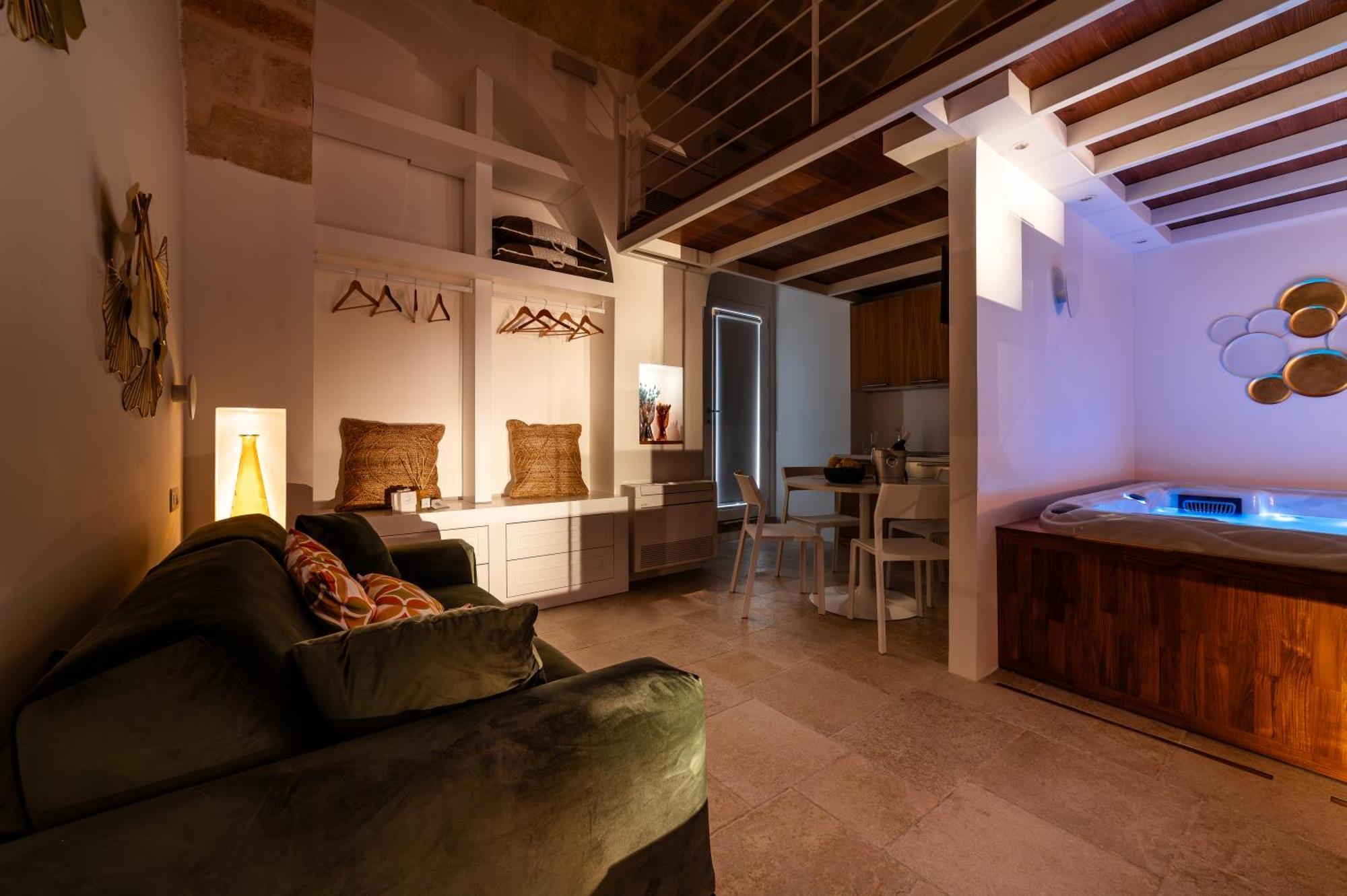 Old Court Luxury Suite&Spa By Monholiday Monopoli Ngoại thất bức ảnh